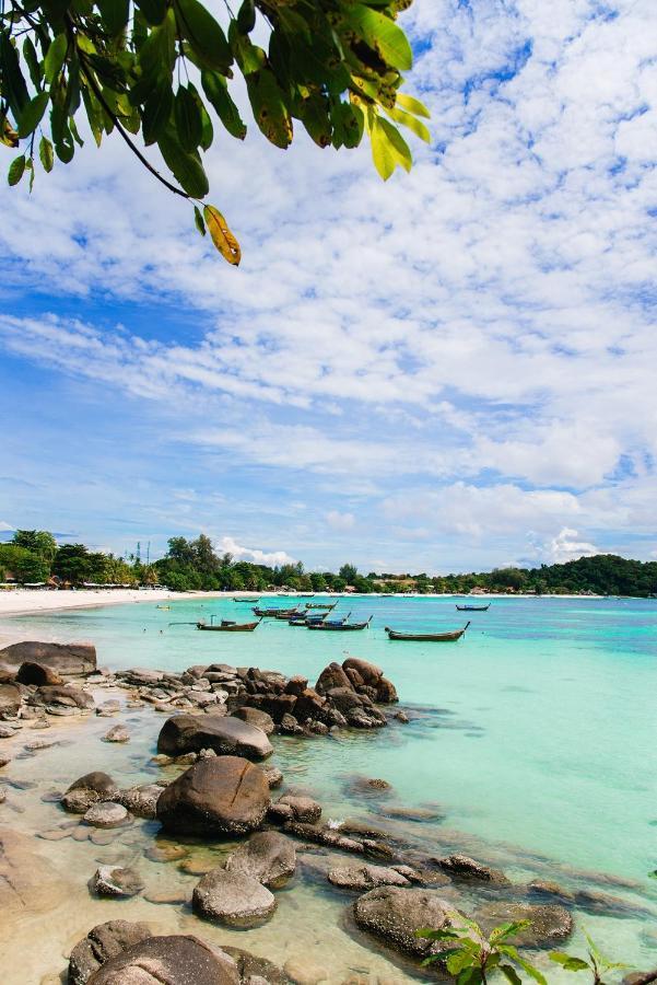 Daya Hill Seaview Hotel Koh Lipe Buitenkant foto