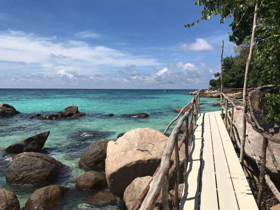 Daya Hill Seaview Hotel Koh Lipe Buitenkant foto